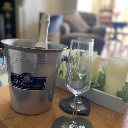 펜션 The Annex: 2 Bedroom Cottage, Countryside, Peaceful Getaway With Garden 이징올드