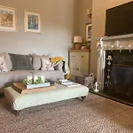 The Annex: 2 Bedroom Cottage, Countryside, Peaceful Getaway With Garden 度假居 *