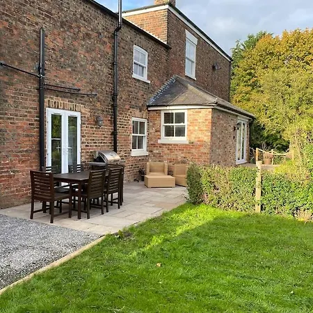 The Annex: 2 Bedroom Cottage, Countryside, Peaceful Getaway With Garden Casa de Férias
